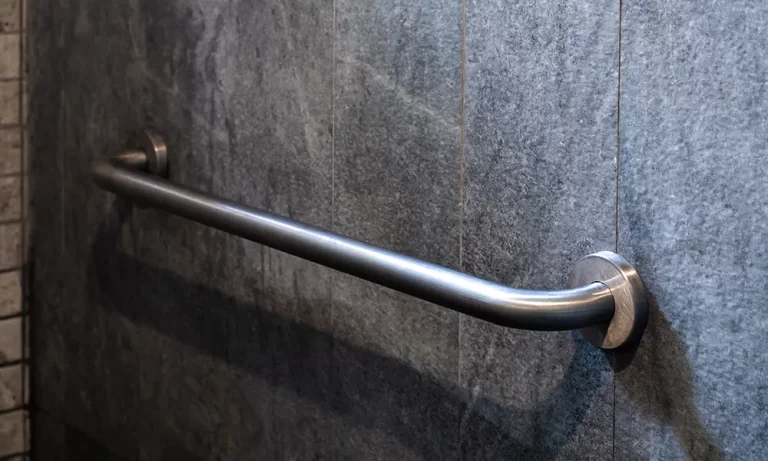 ไอเดียออกแบบห้องน้ำผู้สูงอายุ ปลอดภัยและสวยงาม Universal Design โดย Power Home Design